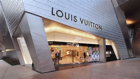 retail louis vuitton